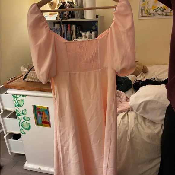 Aritzia Wilfred Free Novella Blush Midi Dress with Puff Sleeves - Picture 5 of 5